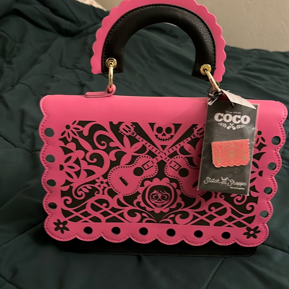 Coco purse with Coco pin - Stitch shoppe by Loungefly